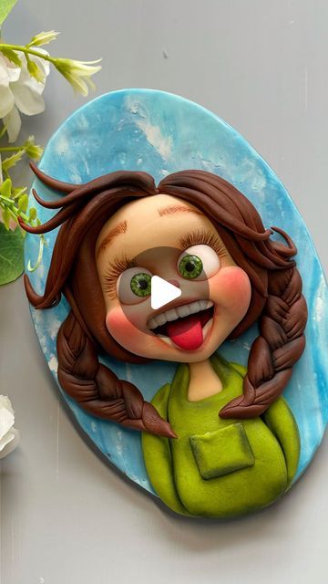 Clay Doll Making, Fondant Face Tutorial, Fondant Face, Art Doll Tutorial, Old Man Face, Face Tutorial, Artist Cake, Sugar Flowers Tutorial, Face Sculpture