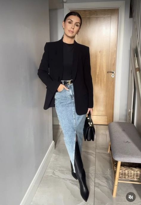 Plaid Work Outfit, Winter Jeans Skirt Outfit, Winter2023 Outfit, Sheer Luxe Outfits, Jean Dress Styling, Casual Night Out Outfit Winter Jeans, Midi Black Skirt Outfit Fall, Gonna Jeans Outfit, Demin Maxi Skirt Outfit