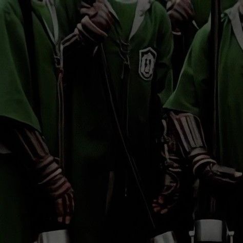 Slytherin Student Aesthetic, Prankster Aesthetic, Scorpius Malfoy Aesthetic, Dramione Aesthetic, Quidditch Aesthetic, Quidditch Slytherin, Slytherin Uniform, Hp Characters, Black Vibes