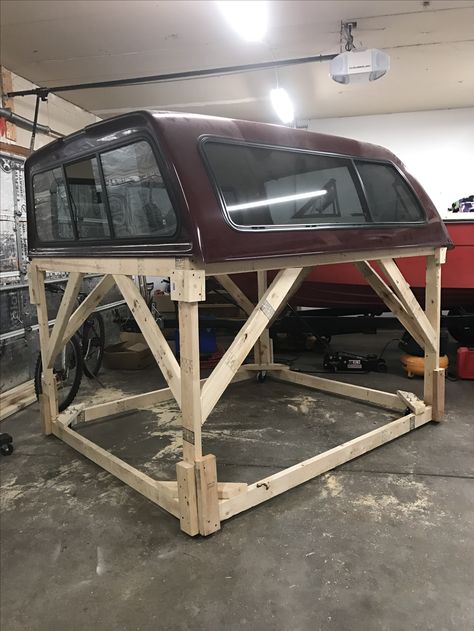 Truck topper storage rack cart. Made with 2x4's, caster wheels, and 2 1/2" sheet rock screws Truck Cap Storage Ideas, Truck Topper Ideas, Shell Storage Ideas, Diy Bed Ideas, Truck Update, Truck Shells, Truck Topper, Truck Accesories, Truck Canopy