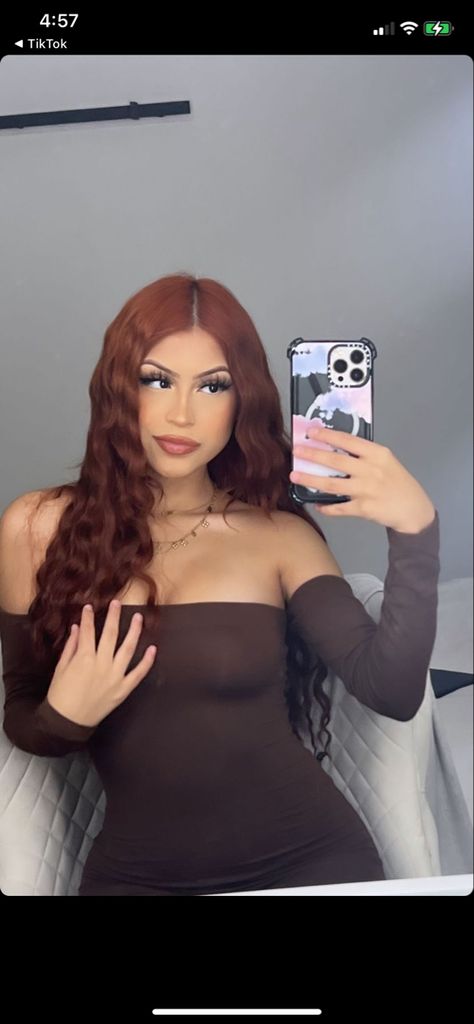 Desiree Montoya, E Girl Hair, Latina Outfits, Self Pictures, Makeup Looks Tutorial, Girls World, Cute Selfie Ideas, Pretty Selfies, Pretty Makeup