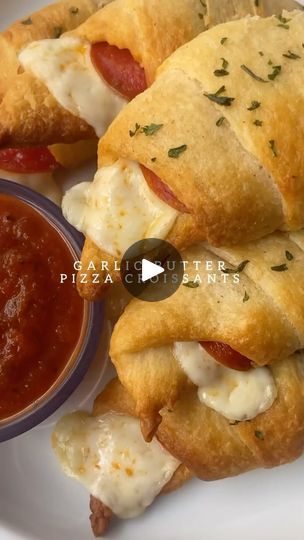 Pizza Croissant, Croissants Recipe, Crescent Recipes, Croissant Recipe, Best Appetizer Recipes, Crescent Roll Recipes, Crescent Dough, Cheesy Bread, Food Content