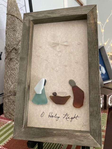 Sea Glass Nativity Scene, Winter Pebble Art, Seaglass Art Christmas, Christmas Beach Glass Art, Christmas Seaglass Art, Sea Glass Art Christmas, Sea Glass Christmas Crafts, Seaglass Art Diy, Sea Glass Christmas Cards