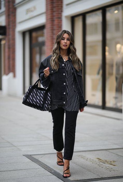 Black Strappy Sandals Outfit, Strappy Sandals Outfit, Black Sandals Outfit, Strappy Black Sandals, Jean Sandals, Jeans And Sandals, Black Strappy Sandals, Strappy Stilettos, Sandals Outfit