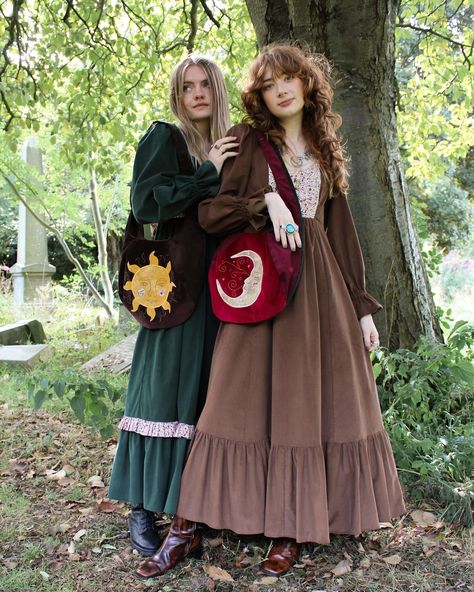 The Pansy Garden | Autumnal witches wearing Pansy dream dresses & @sapphic.oracle bags 🌙✨ Thank you all for such an amazing response to our little... | Instagram Sapphic Oracle Bag, Poncho Outfit Aesthetic, Garden Witch Aesthetic Outfit, Outfits Whimsigoth, Whimsigoth Clothes, Granola Grunge, Knight Core, Witch Aesthetic Outfit, Global Bohemian