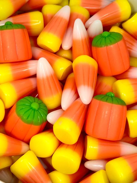 ♥ Elevate your Halloween crafts with these lifelike candy corn and pumpkin cabochons. Whether you're decorating for the season or enhancing your slime creations, these Halloween-themed cabochons add a festive touch to your projects. Their true-to-life design captures the essence of autumn, making them ideal for holiday decorations and DIY crafts. Use them to adorn your Halloween-themed jewelry or to create spooky, seasonal slime. Let your creativity shine with these versatile cabochons, perfect National Candy Day, Candy Corn Pumpkin, Pumpkin Candy Corn, Pumpkin Candy, Halloween Make, Themed Jewelry, Halloween Candy, Life Design, Candy Corn