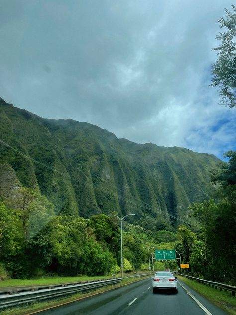 Hawaiian Astethic, Hawaiian Mountains, Tropical Mountains, Hawaiian Landscape, Hawaii Mountains, Hawaiian House, Hawaii Landscape, Summer Mountains, Local Girl