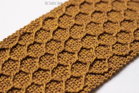 Cowl Crochet Pattern Free, Cowl Crochet Pattern, Crochet Cowl Free Pattern, Honeycomb Stitch, Cowl Crochet, Yarn Bee, Cowl Pattern, Yarn Tail, Cowl Scarf