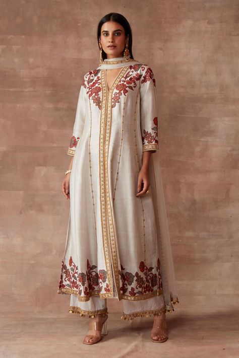 Buy Neeta Lulla White Raw Silk Behjat Kalamkari Print Anarkali Set Online | Aza Fashions Kalamkari Print, Neeta Lulla, Silk Print Dress, Fashion Inspiration Design, Embroidery Suits, Kids Pillows, Indian Designer, Indian Designer Wear, Designer Gowns