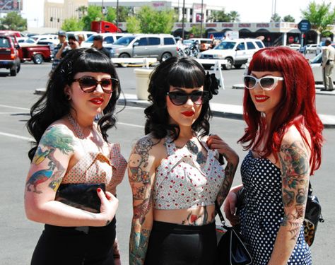 Beautiful. Hair Tattoo Girl, Betty Bangs, Viva Las Vegas Rockabilly, Greaser Hair, Rockabilly Baby, Rockabilly Girl, Rockabilly Hair, Rockabilly Outfits, Pin Up Outfits