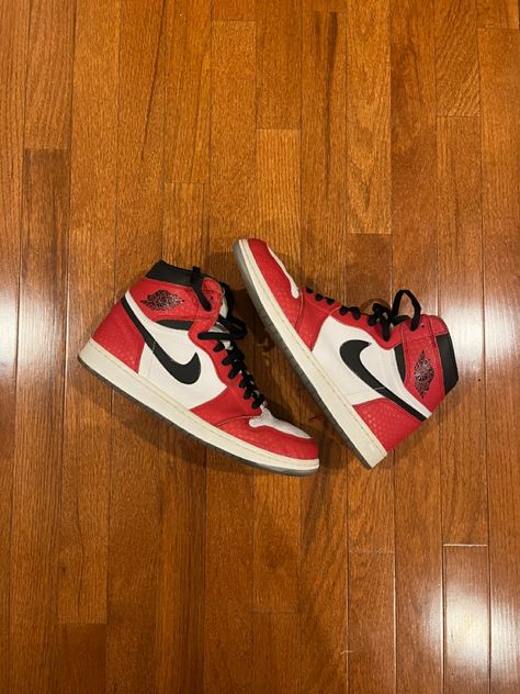 Jordan 1 Into The Spiderverse, Miles Morales Sneakers, Miles Morales Shoes Art, Spider Man Jordan 1s, Spiderverse Jordan, Miles Morales Jordans, Miles Morales Shoes, Chicago 1s, Spiderverse Movie