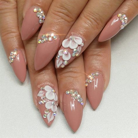 Flower Nails Wedding, Wedding Nails Toes, Bling Wedding Nails, Trendy Wedding Nails, Nails Toes, Bridal Nails Designs, Gel French Manicure, Wedding Nail Art Design, Nails For Bride