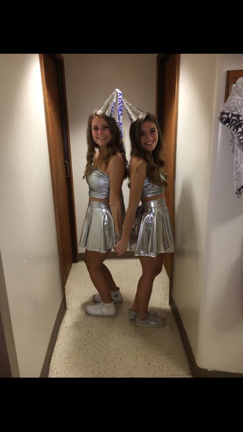 Hershey’s Kisses Costume!! #college #easy #diy #cheap #halloweencostumes Diy Hershey Kiss Costume, Hershey Bar Costume, Kiss Womens Costume, Hot College Halloween Costume Ideas Plus Size, Hersey Kiss Halloween Costume, Hershey Kiss Costume, M&m Costume, Kiss Halloween Costumes, Horror Movie Costumes