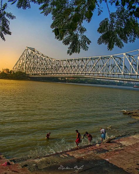 Howrah Bridge Kolkata Photography, Howrah Bridge Kolkata, Art Deco Posters Prints, Howrah Bridge, Kolkata City, Cute Facebook Cover Photos, Bengali Culture, Instagram Design Creative, 4k Wallpaper For Mobile