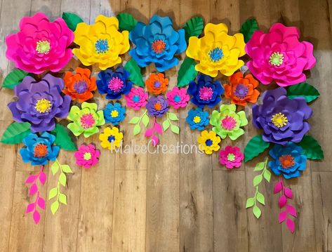 Excited to share the latest addition to my #etsy shop: Paper flowers/set of 25 flowers/fiesta backdrop/girl birthday/flower themed/Senorita themed/Frida Kahlo/Hawaiian backdrop/Mexican wedding Colorful Paper Flower Backdrop, Birthday Flower Theme, Fiesta Party Backdrop, Encanto Decor, Pink Photo Backdrop, Mexican Paper Flowers, Mexican Theme Party Decorations, Mexican Baby Shower, Encanto Party