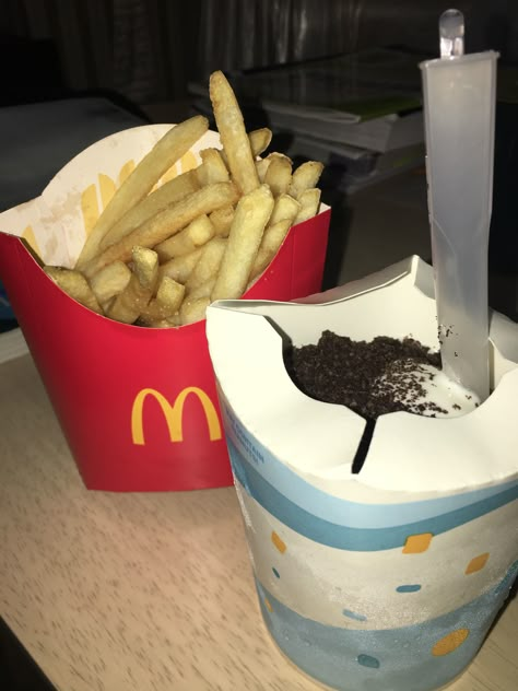 Mcflurry And Fries, Mcd Fries, Emo Anime, Aesthetic Dump, Swift Wallpaper, Bubble Milk Tea, Food Babe, Food Therapy, Yummy Comfort Food