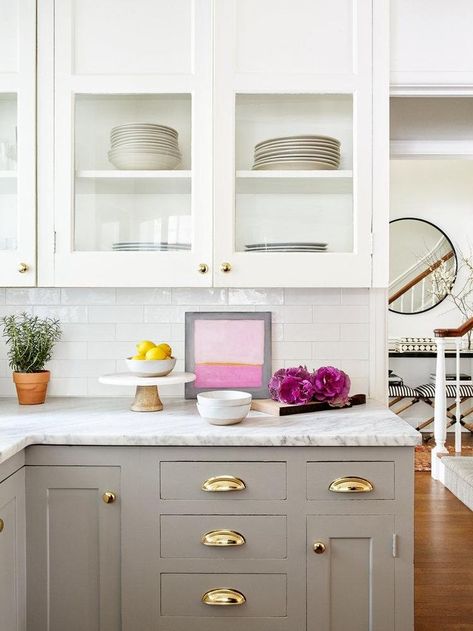 modern greige kitchen design // white cabinets // glass cabinets // gold brass hardware Greige Kitchen Cabinets, Taupe Kitchen Cabinets, Greige Kitchen, Taupe Kitchen, Coventry Gray, Beige Cabinets, Refacing Kitchen Cabinets, Beige Kitchen, All White Kitchen