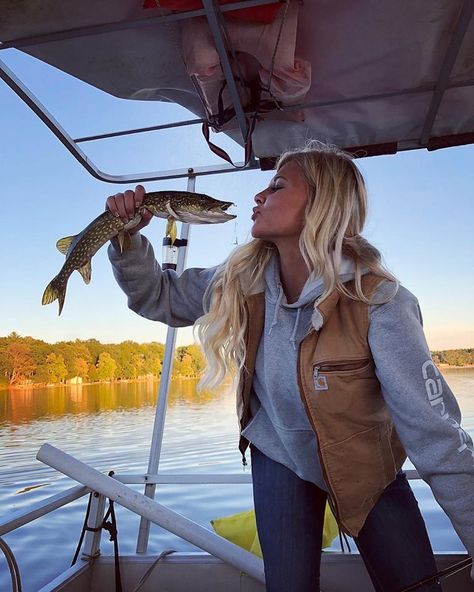 The Last Ride, Foto Cowgirl, Outfit Poses, Professional Aesthetic, Country Girl Life, Casual Country Outfits, Country Fits, Western Fits, Southern Outfits