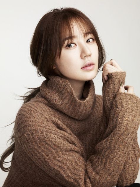 Yoon Eun Hye reveals her thoughts on potentially appearing on ‘Running Man’ Airy Bangs, Yoon Eun Hye, Blue And White Jeans, Super Target, Princess Hours, Bangs Ponytail, Korean Star, Hair Strand, Korean Celebrities