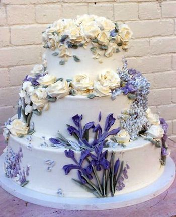 June Ideas, Super Torte, Incredible Cakes, Flower Cakes, Buttercream Cakes, Buttercream Wedding Cake, Tiered Cake, Cool Wedding Cakes, Buttercream Flowers