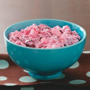 Makeover Creamy Cranberry Salad Cranberry Salad Recipes, Cranberry Fluff, Jello Mold Recipes, Gelatin Salad, Jello Salads, Recipes Salads, Cranberry Fruit, Cranberry Salad, Turkey Time