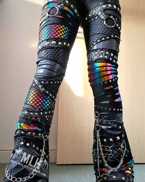 Unique Outfits For Women, Metal Fashion Women, Heavy Metal Clothes, Punk Fashion Women, Alternative Pants, Punk Outfit, Heavy Metal Fashion, Rave Fits, Fashion Alternative