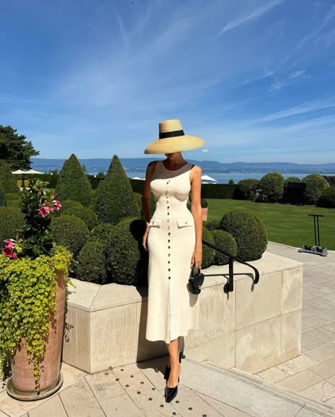 Chic Outfits Summer, Old Money Fits, Money Dress, Wineries Outfit, Old Money Fashion, Old Money Outfit, Money Fashion, Money Outfit, Honeymoon Outfits