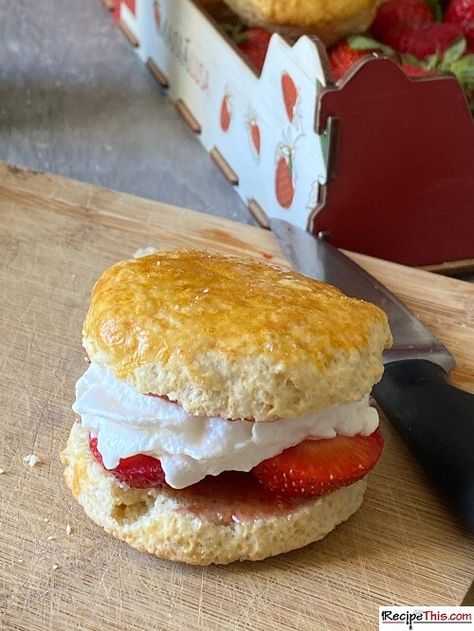 Recipe This | Air Fryer Scones Air Fryer Fruit Scones, Scones Recipe Uk, Air Fryer Scones, Easy Tea Party, Tea Party Recipes, Classic Scones, Classic Scones Recipe, Easy Lemon Cake Recipe, Air Fryer Cake Recipes