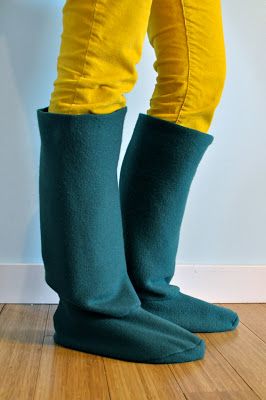 Diy Boot Liners, Liner Tutorial, Fleece Projects, Welly Socks, Diy Events, Felt Boots, Boot Cuff, Fleece Boots, Diy Slippers