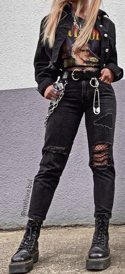 Goth Fursona, Mystical Outfits, Stile Punk Rock, Look Grunge, Female Outfits, Fest Outfits, Inspiration Tattoo, Alt Outfits, Name Inspiration