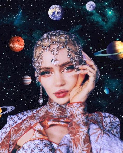 Galactic Photoshoot, Space Opera Aesthetic, Grimes Photoshoot, Galaxy Photoshoot, Galaxy Goddess, Grimes Aesthetic, Alien Princess, Claire Boucher, Alien Aesthetic