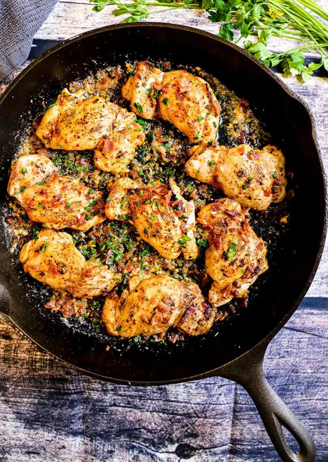 Garlic Parmesan and Bacon Chicken Thighs Garlic Parmesan Chicken Thighs, Parmesan Chicken Thighs, Crispy Garlic Chicken, Veal Chop Recipes, Garlic Chicken Thighs, Piccata Sauce, Veal Chop, Crispy Recipes, Crispy Garlic