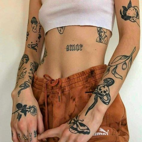 Many Tattoos, Grunge Tattoo, Inspiration Tattoos, Geniale Tattoos, Dainty Tattoos, Aesthetic Tattoo, Tattoo Life, Dope Tattoos, Simplistic Tattoos