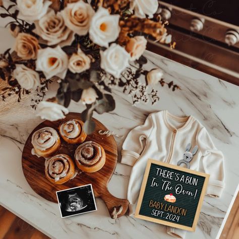 Demo link: https://www.corjl.com/d/3912A4 Let your loved ones on social media know that you have a bun in the oven with our cute baking pregnancy announcement. This simple floral baby announcement is also digital, self-editing, and makes the perfect gender neutral Mother's day baby reveal. Enjoy! Please be aware that you will NOT receive a physical copy of the photo via mail. This is a square 10.66 x 10.66-inch digital image that you'll be able to edit using the link from Corjl. If you get stuck Cooking Pregnancy Announcement, Family Of 4 Pregnancy Announcement, May Baby Announcement, Baking Baby Announcement, Pizza Baby Announcement, June Baby Announcement, Mother’s Day Baby Announcement, Pizza Box Pregnancy Announcement, Time To Spill The Beans Pregnancy