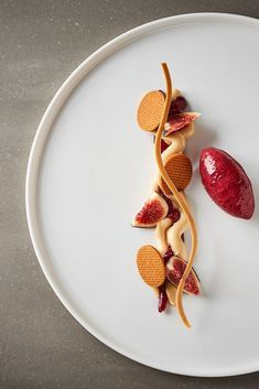 Fine Dining Plating, Fancy Desserts Recipes, Food Plating Techniques, Gourmet Food Plating, Fine Dining Desserts, Dessert Presentation, Great British Chefs, Dessert Plating, Fine Dining Recipes