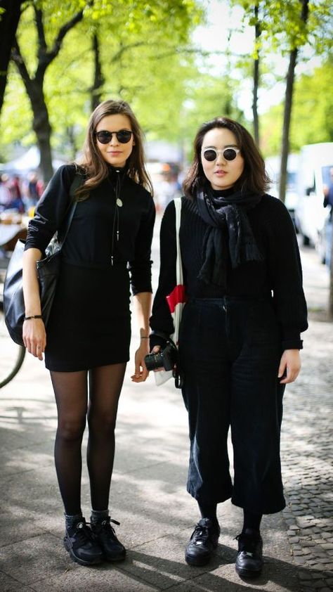 Rome Street Style 2023, Berlin Street Style 2023, German Fashion Women Street Style, Berlin Street Style Underground, Berlin Style Street, German Style Fashion, Berlin Summer Outfits, Berlin Aesthetic Style, Berlin Street Fashion