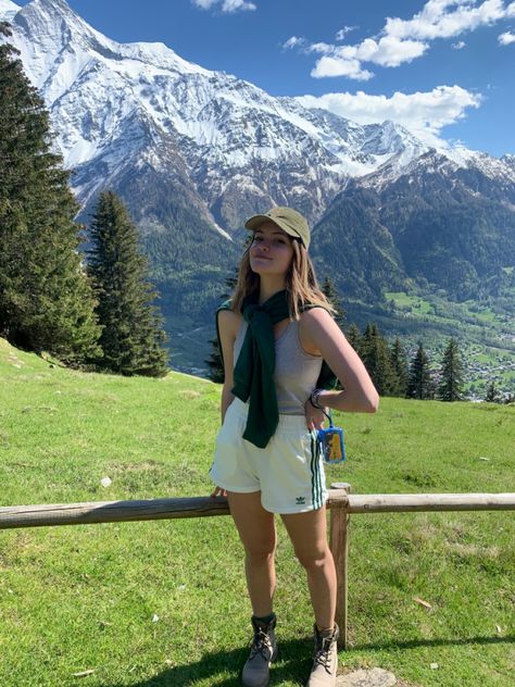 Hike Outfit Summer, Hiking Ootd, Wander Outfit, Switzerland Summer, Switzerland Hiking, Mountain Outfit, Summer Hiking Outfit, Disposable Camera, Travel Outfit Summer