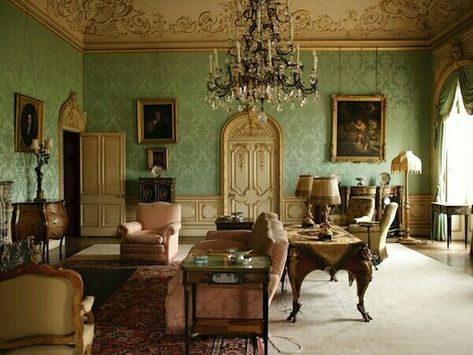 Downton Abbey Decor, Historic Paint Colours, Kelly Moore Paint, Vintage Films, British Lifestyle, Highclere Castle, Victorian Interior, Antique Tables, Bob Vila