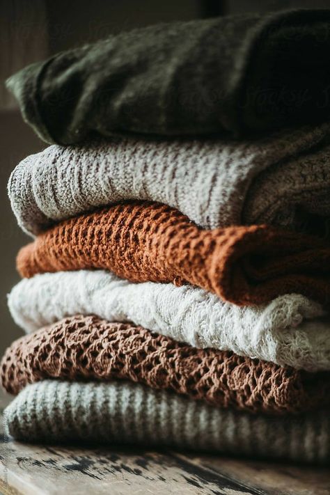 Wallpaper January, January Wallpaper, Sweaters For Fall, Fall Mood Board, Cozy Fall Outfits, Cozy Aesthetic, Best Seasons, Autumn Cozy, Autumn Aesthetic