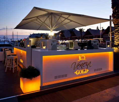 Exterior Bar Design, Outdoor Bar Counter, Counter Cafe, Outdoor Restaurant Patio, Rooftop Restaurant Design, Night Club Bar, Bar Counter Design, Terrasse Design, Outdoor Restaurant Design