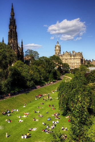 Edinburgh, Scotland Summer Edinburgh, Beautiful Scotland, Famous Castles, Scottish Castles, Scotland Uk, England And Scotland, Beautiful Castles, Ireland Scotland, Edinburgh Scotland