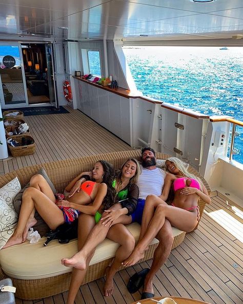 Rich | Luxury | Lifestyle on Instagram: “Mood 😍 who is joining? By @danbilzerian” Yachts Girl, Dan Bilzerian, Wealthy Lifestyle, Instagram King, Bad Boy Aesthetic, Yacht Life, Princesa Diana, Luxury Suv, Fashion Deals