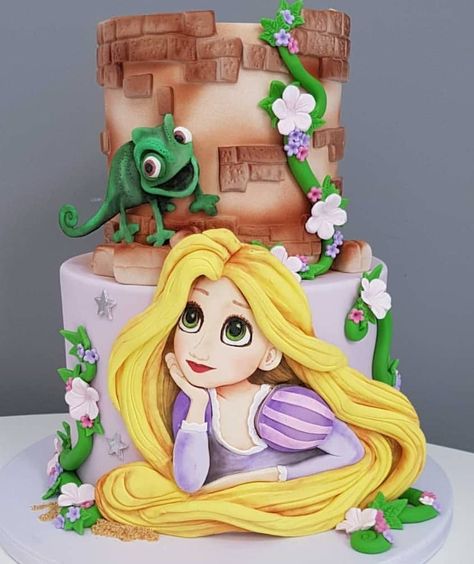 Rapunzel Birthday Cake, Cinderella Birthday Cake, Bolo Hot Wheels, Bolo Rapunzel, Rodjendanske Torte, Rapunzel Cake, Cake Designs For Girl, Tangled Birthday Party, Rapunzel Birthday Party