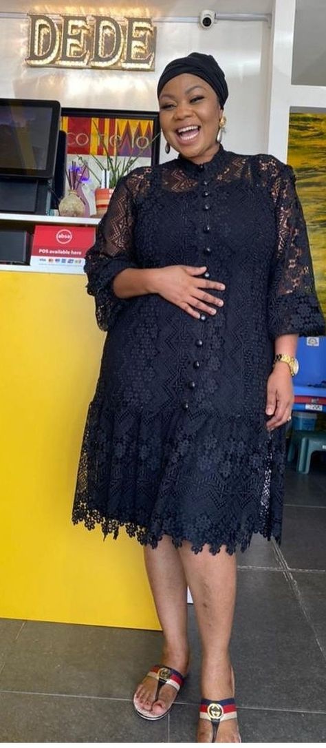 Dresses With Flounces, Patapata Dress Styles, Lace And Short African Dress, Lace Kaba, Nigerian Lace Styles Dress, African Attire Dresses, African Fabric Dress, Long African Dresses, Short African Dresses