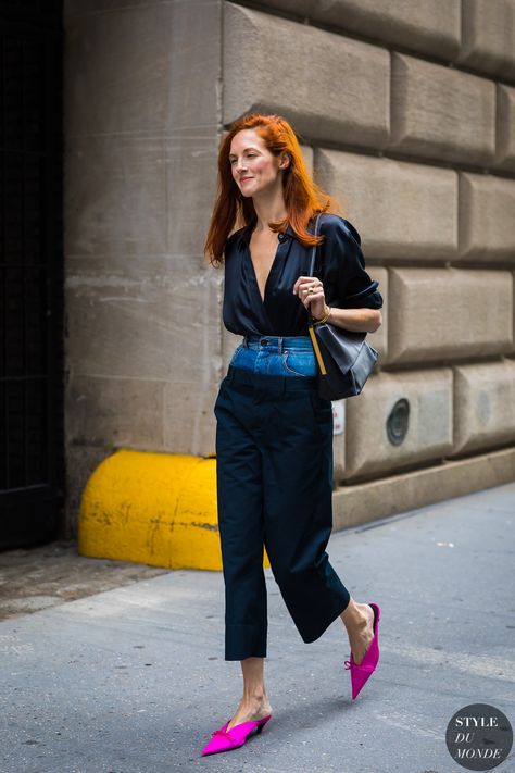 Taylor Tomasi Hill by STYLEDUMONDE Street Style Fashion Photography_48A0298 Black Work Outfit, Taylor Tomasi, Taylor Tomasi Hill, Street Lights, Popsugar Fashion, Fashion Photography Inspiration, The Best Street Style, Street Fashion Photography, Best Street Style