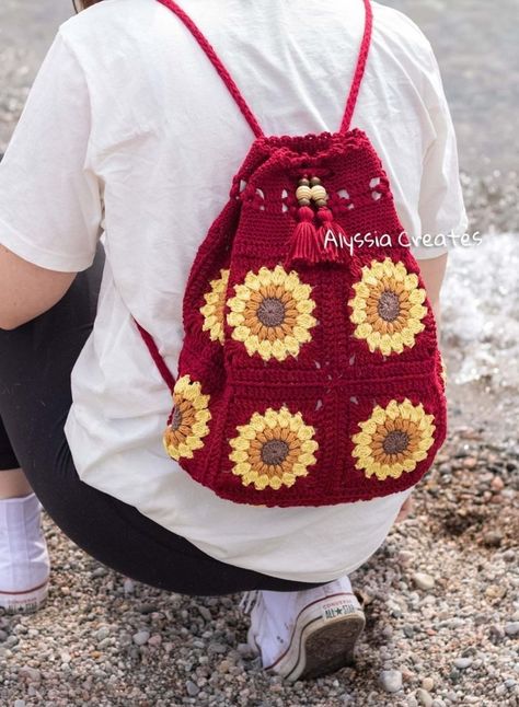 Crochet Drawstring Backpack, Crochet Drawstring Bag, Backpack Fabric, Diy Bags Purses, Crochet Sunflower, Crochet Woman, Crochet Bags, Crochet Animals, Cute Crochet