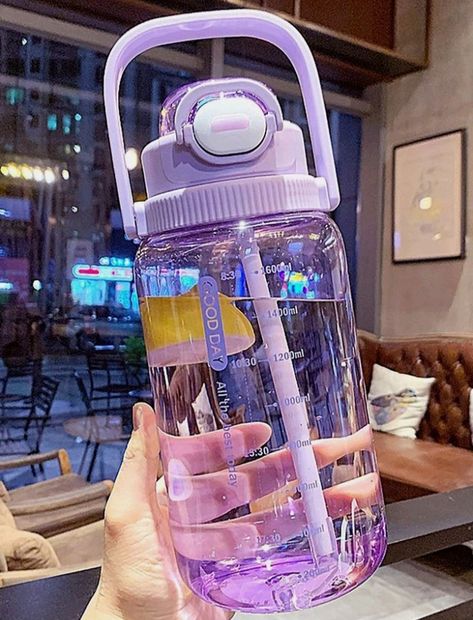 Purple Water Bottle Aesthetic, Cute Water Bottles Aesthetic, Dark Purple Highlights, Purple Water Bottle, Aesthetic Water Bottle, Clear Plastic Water Bottles, Fancy Water Bottles, Straw Water Bottle, Kawaii Cups