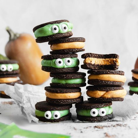 Halloween ‘Oreo’ Monster Sandwich Cookies-Dairy Free, Gluten-free, Low Glycemic & Vegan-friendly | C Backen Halloween, Gluten Free Halloween, Halloween Oreos, Recipes Halloween, Postres Halloween, Dulces Halloween, Vegan Halloween, Canned Frosting, Baking With Almond Flour