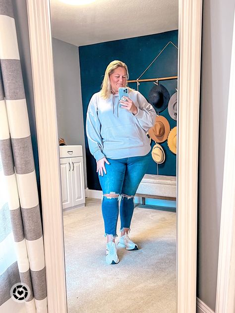 Hoodie Outfit Plus Size, Athleisure Plus Size, Chunky Sneakers Outfit, Plus Size Ootd, Waffle Hoodie, Hoodie Pocket, Jogger Pants Outfit, Plus Size Outfit, Sweatshirt Outfit