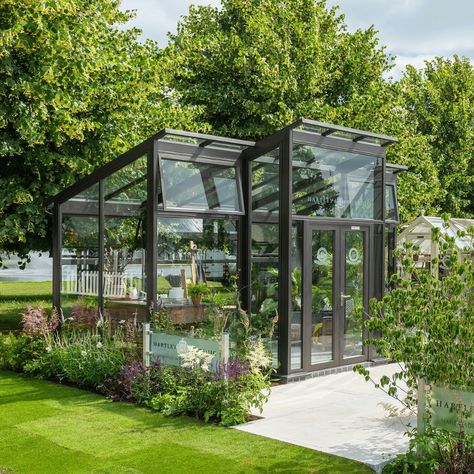 Modern Hartley Botanic greenhouse Contemporary Greenhouses, Above Ground Garden, Modern Greenhouses, Gardening Gear, Backyard Greenhouse, Fountain Feature, Greenhouse Plans, Fine Gardening, Garden Tool Set